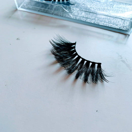 Her Aura Lash