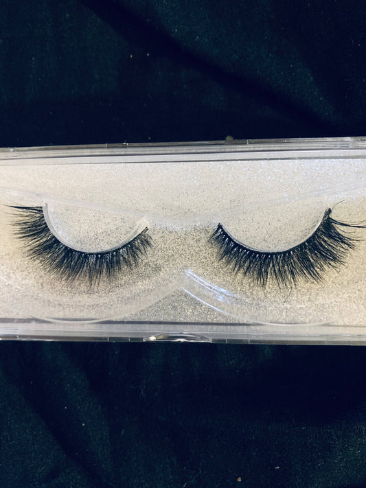 Her Aura Lash